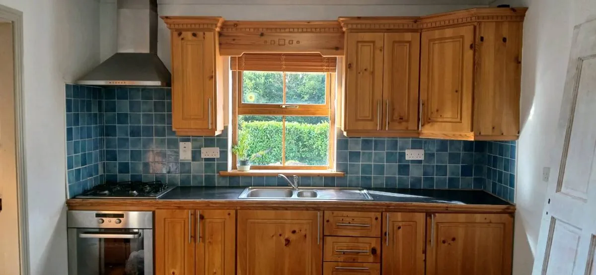 Solid kitchen - Image 3