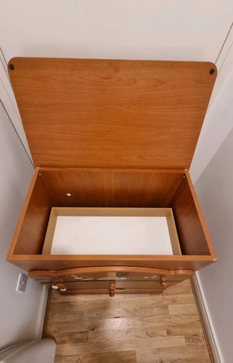 Baby chest of drawers with top storage bo - Image 4