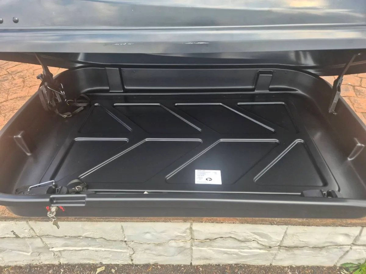 Car roof box - Image 2