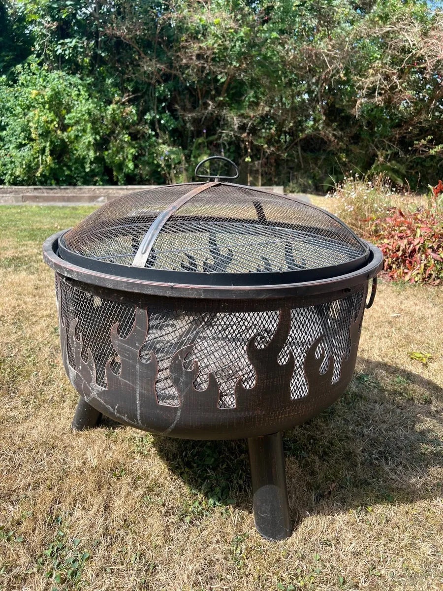 Outdoor Fire Pit with Spark Guard – Garden Fire Bo - Image 2