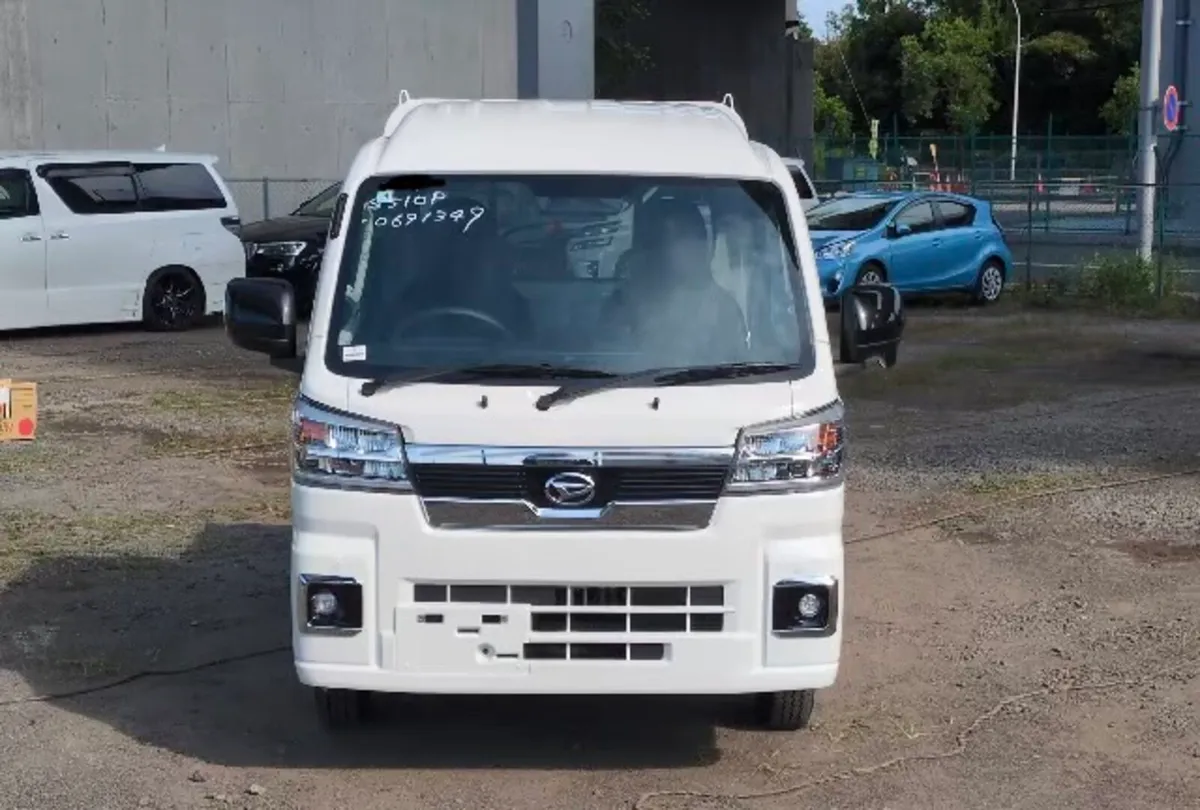 Daihatsu hijet jumbo cab 4WD manual - Image 4