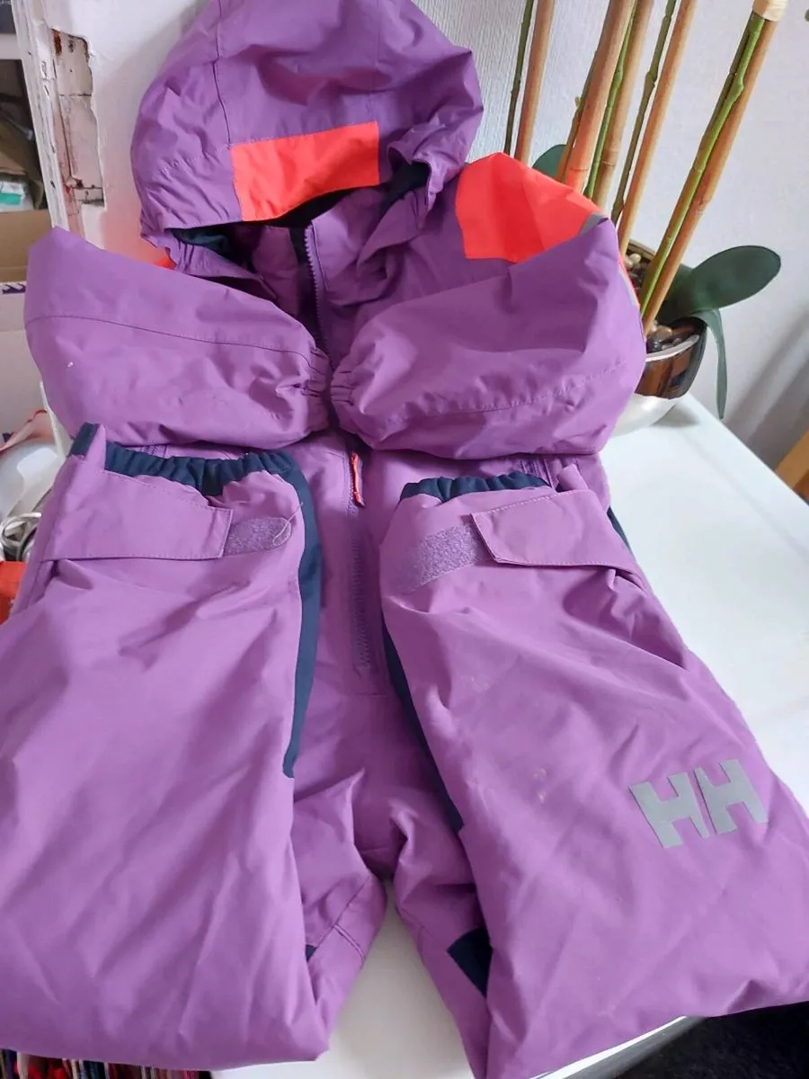 Helly Hansen insulated winter suit size116/6 - Image 2