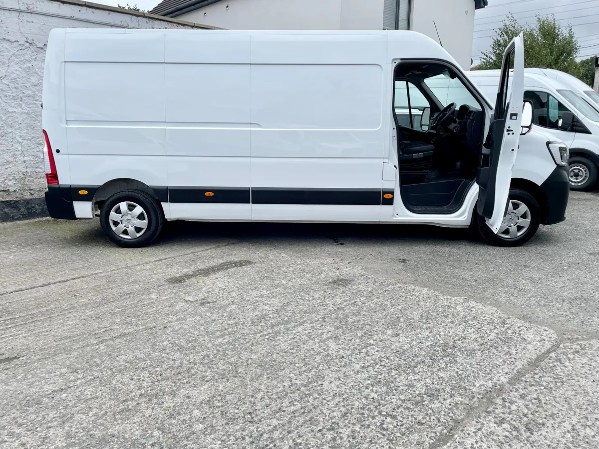 Renault Master LM35 Business+ 2.3DCI 135BHP,2023 - Image 3