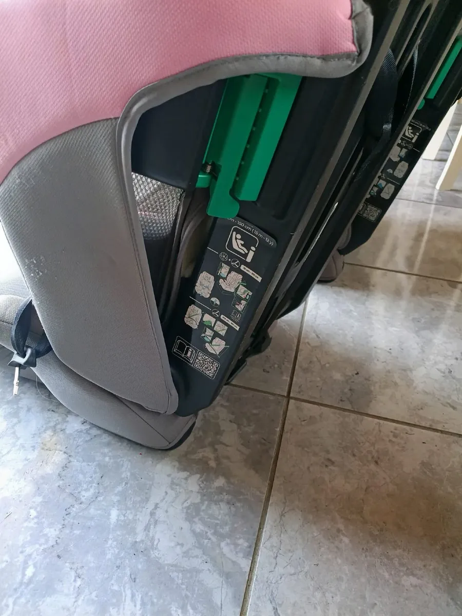 Car Seat - Image 2