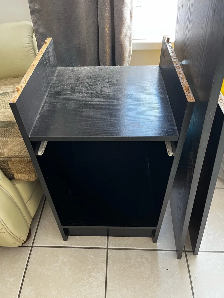 Desk (free) - Image 1
