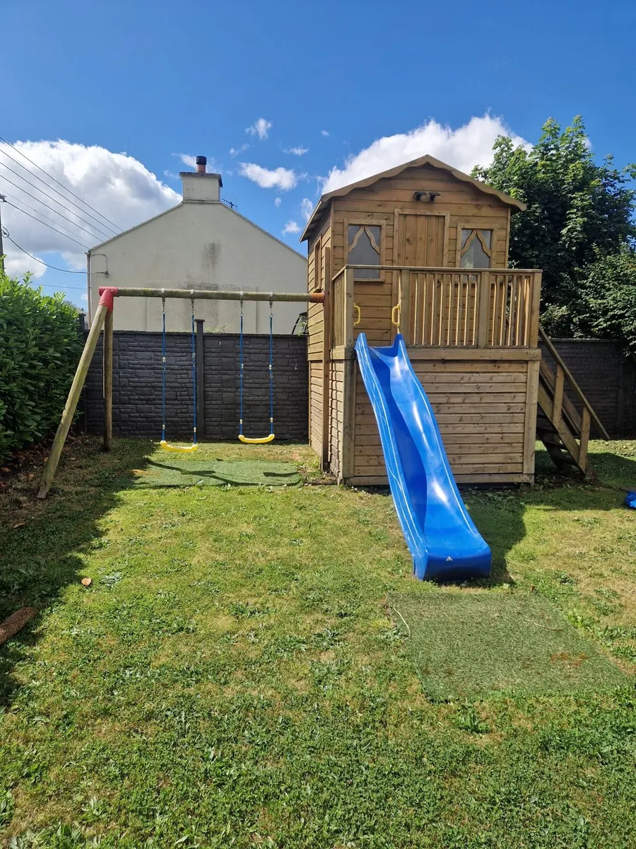 Wooden play tower - Image 1