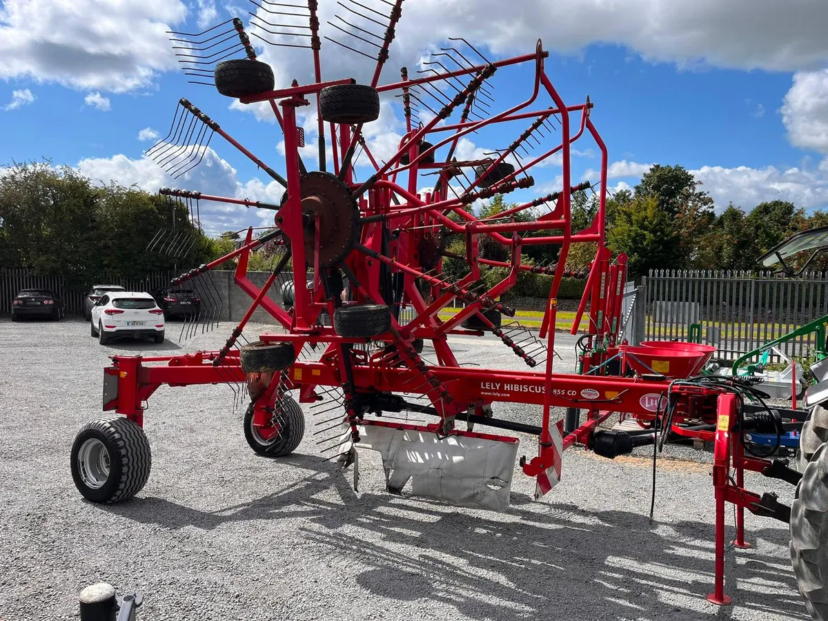 Lely Hibiscus 855CD Twin Rotor Rake - Image 3