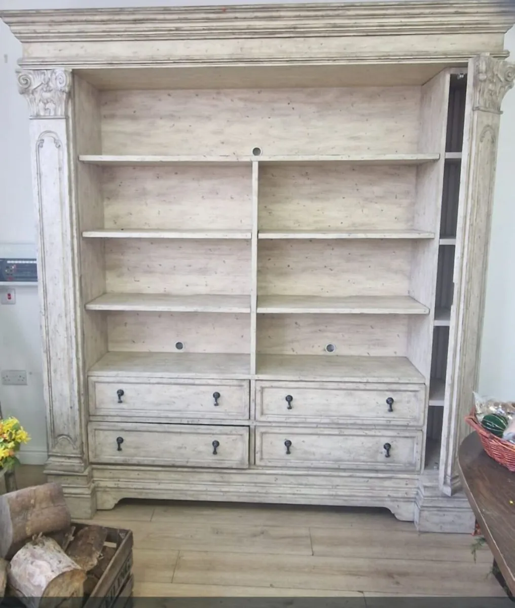 Dresser - Image 1