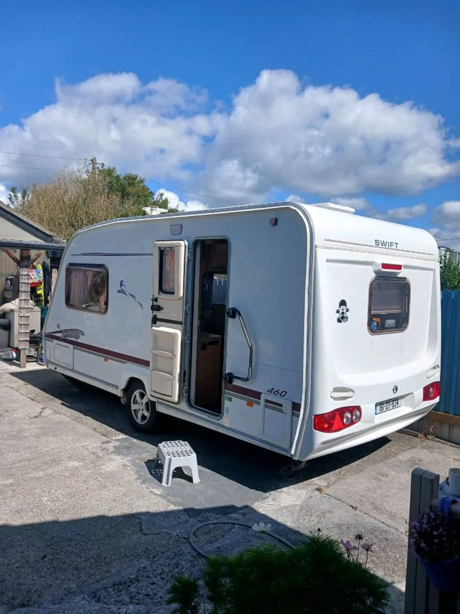 Caravan - Image 1