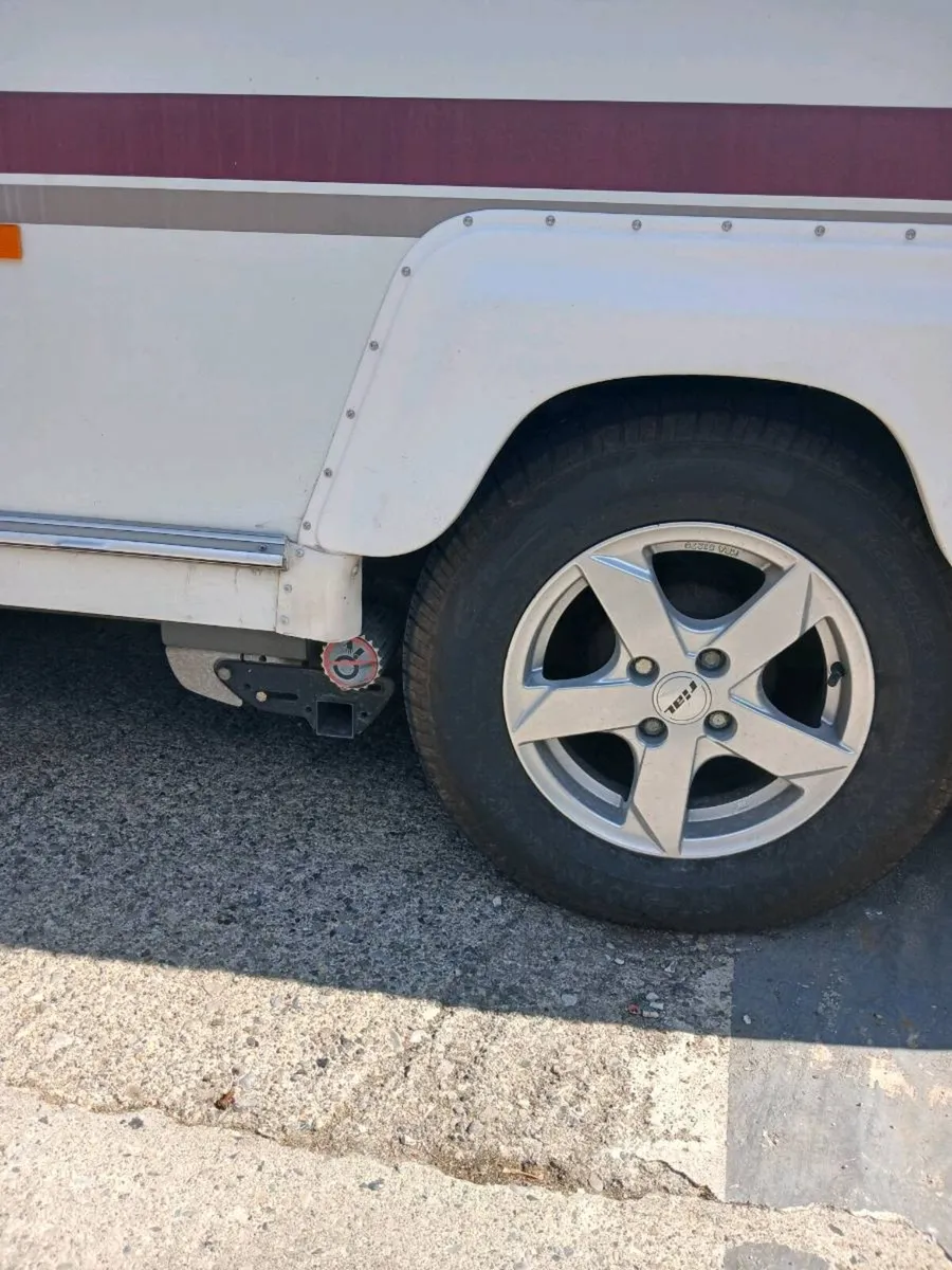 Caravan - Image 2