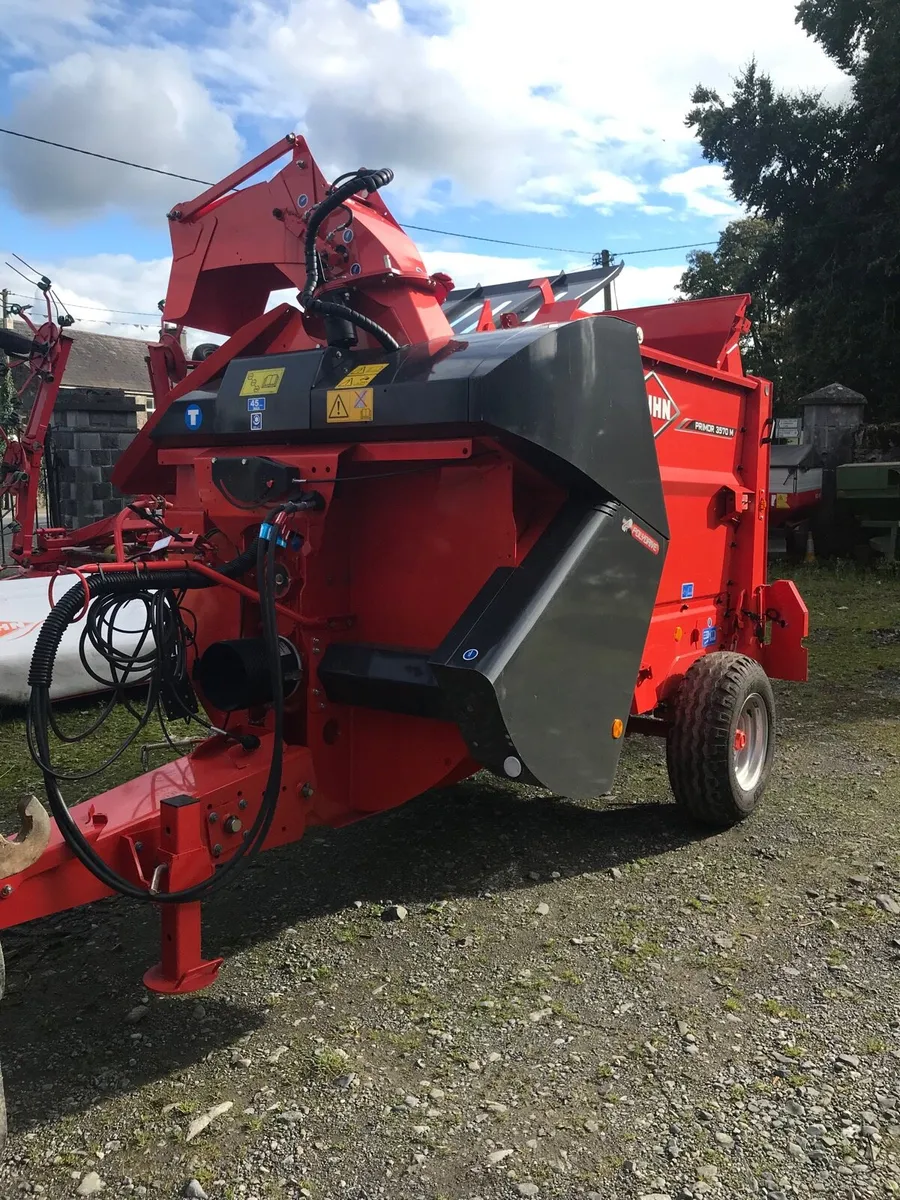 Straw blower - Image 1