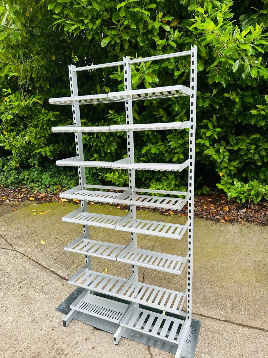 MODULAR DISPLAY STAND MULTIPLE USES - Image 1