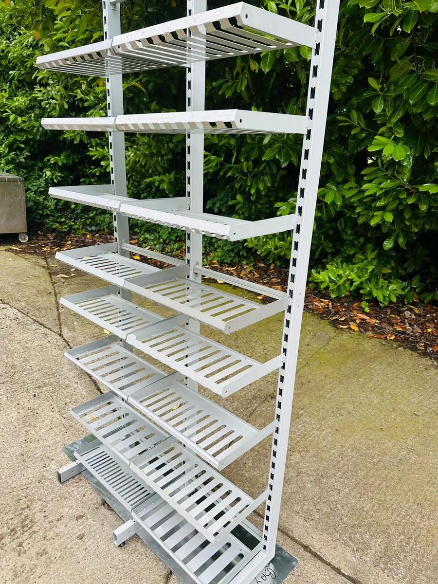 MODULAR DISPLAY STAND MULTIPLE USES - Image 3