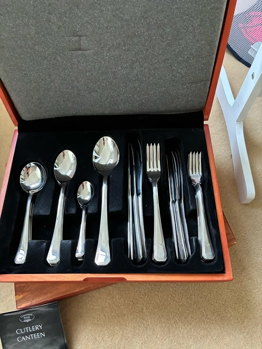 Canteen of cutlery - Image 1