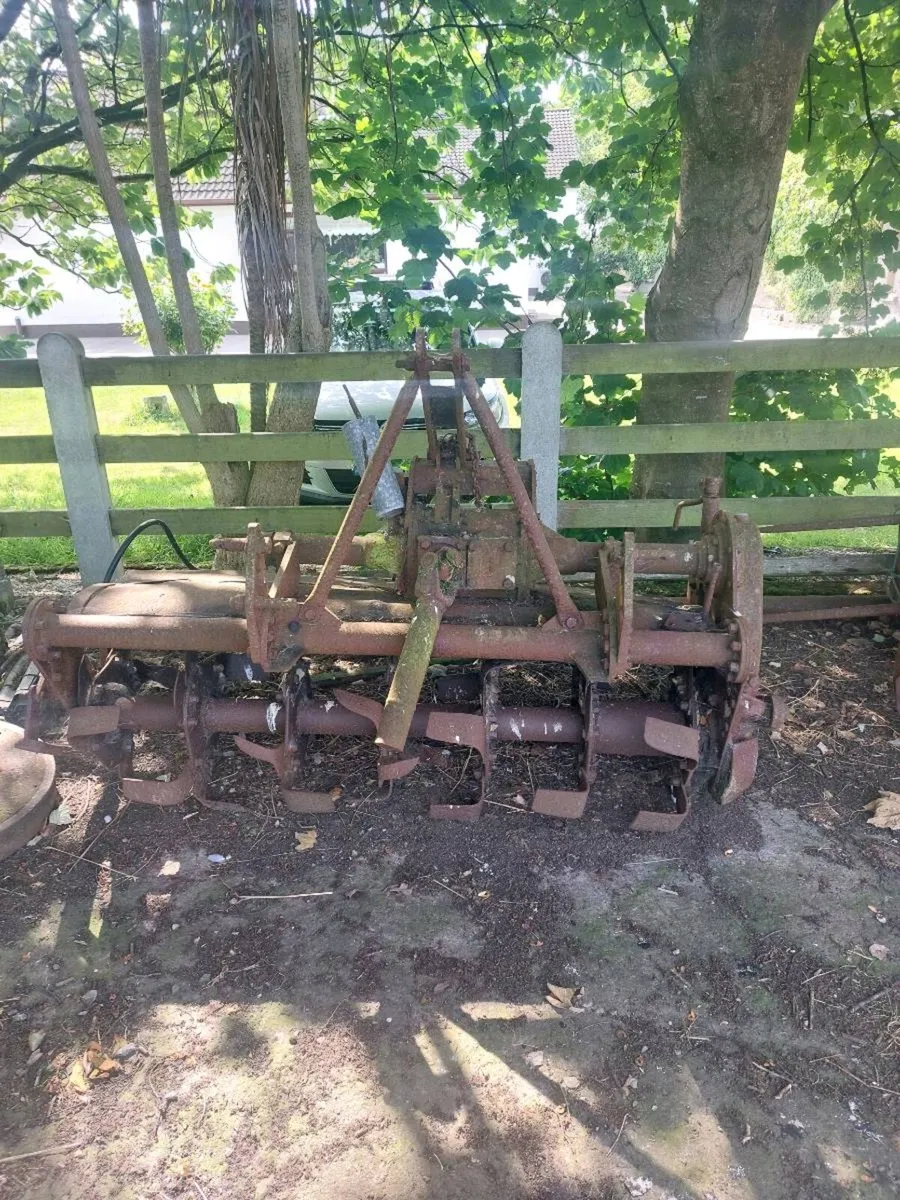 Vintage machinery - Image 1