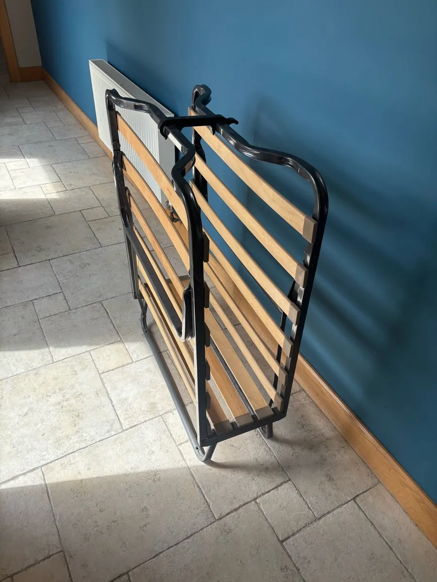 Single fold up bed - Image 2