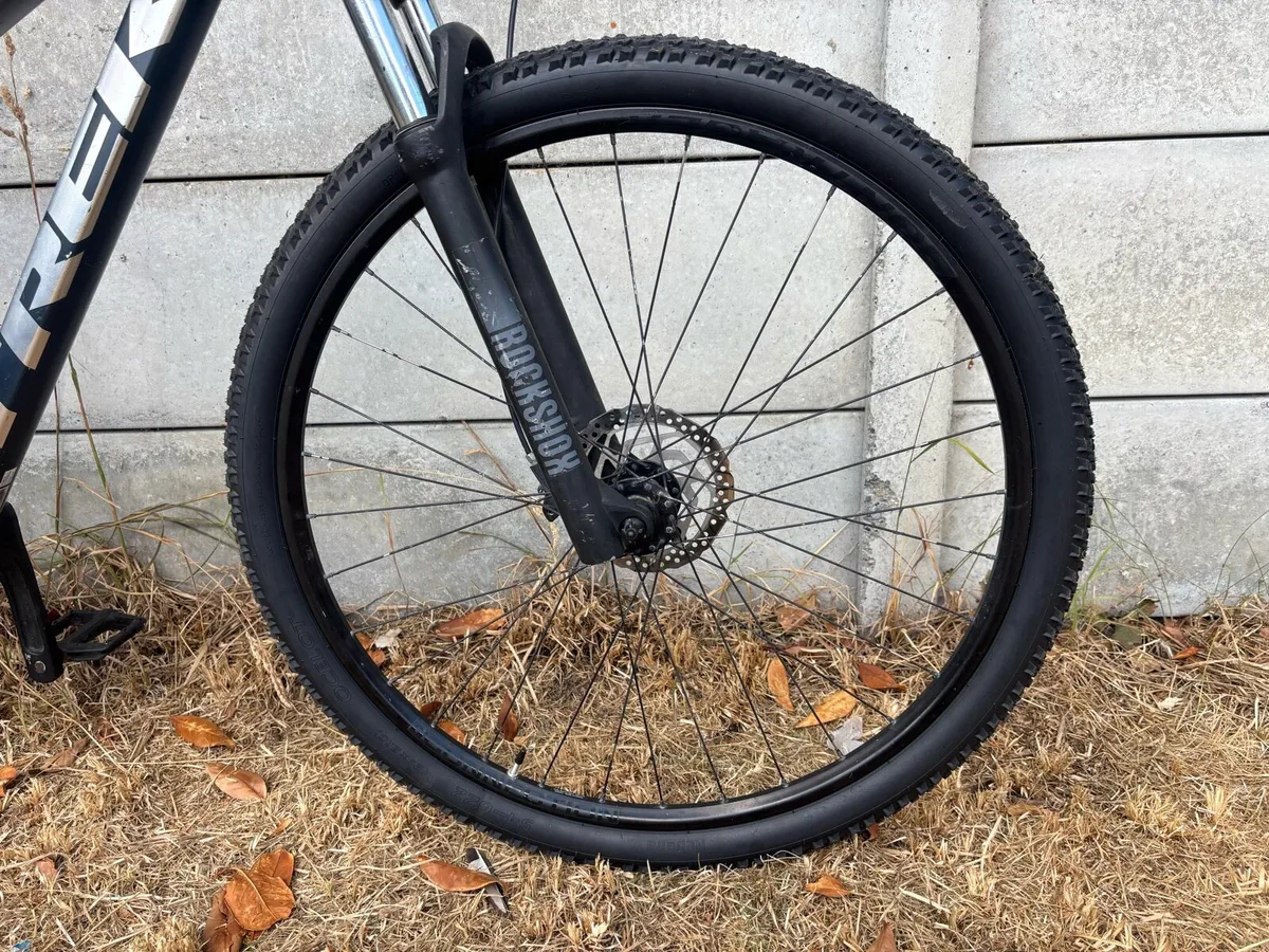 Trek Marlin 7 Gen 2 Mountain Bike - Image 4