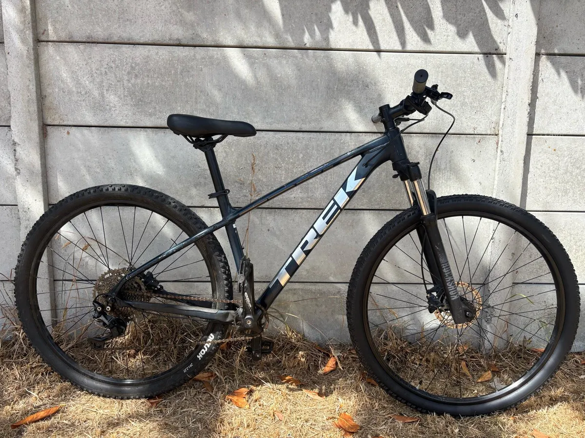 Trek Marlin 7 Gen 2 Mountain Bike - Image 1