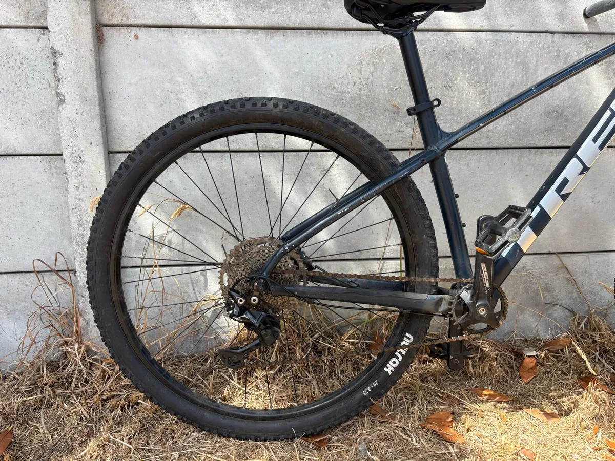 Trek Marlin 7 Gen 2 Mountain Bike - Image 3