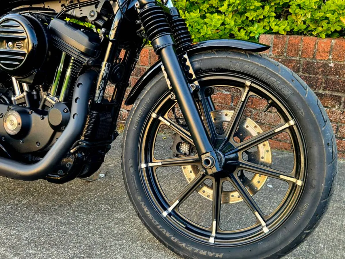 2018 Harley Davidson Iron 883 Sportster - Image 4