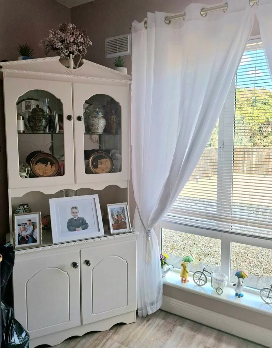 Beautiful Dresser - Image 3