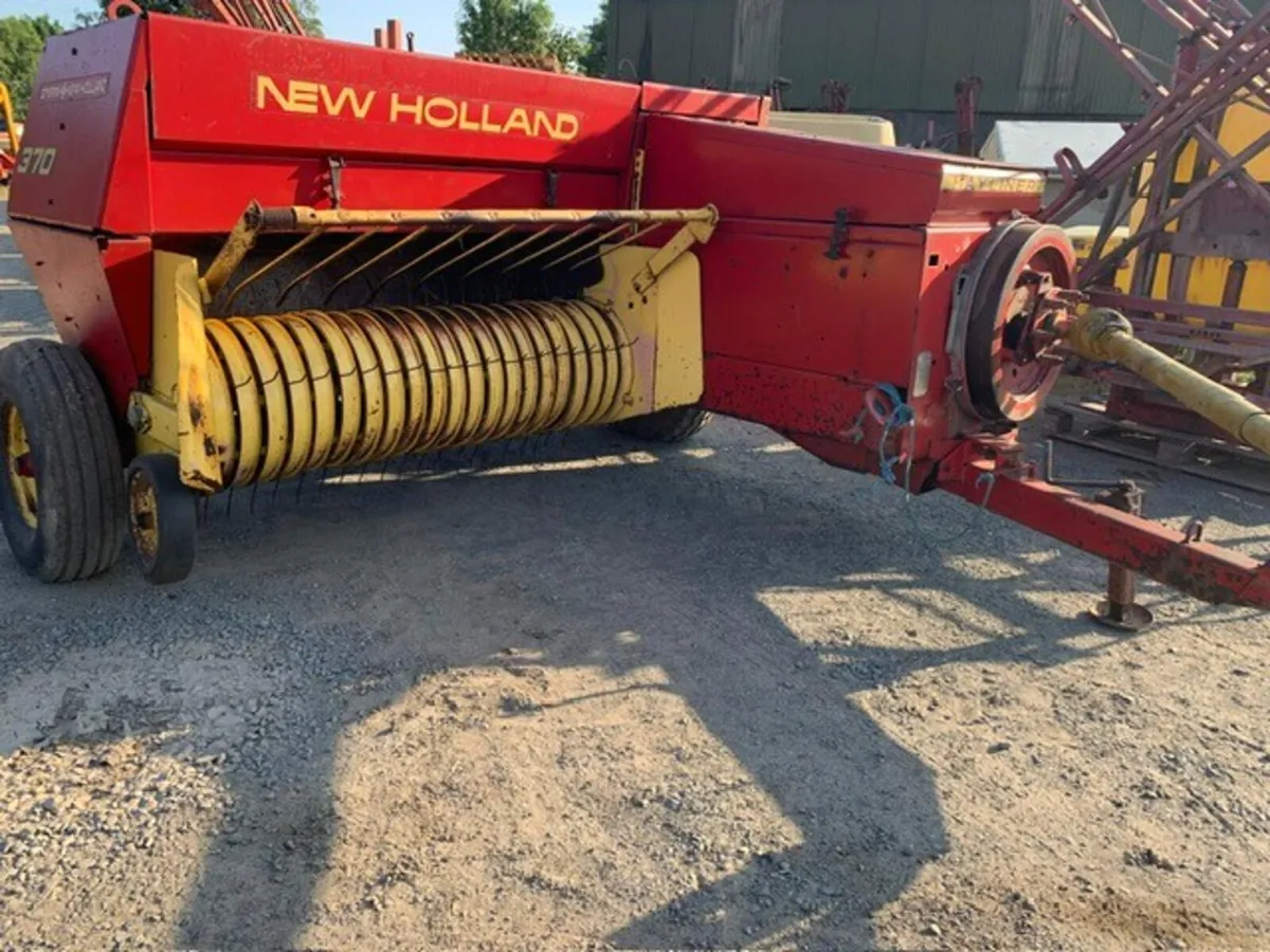 NEW HOLLAND 370 CONVENTIONAL BALER - Image 3