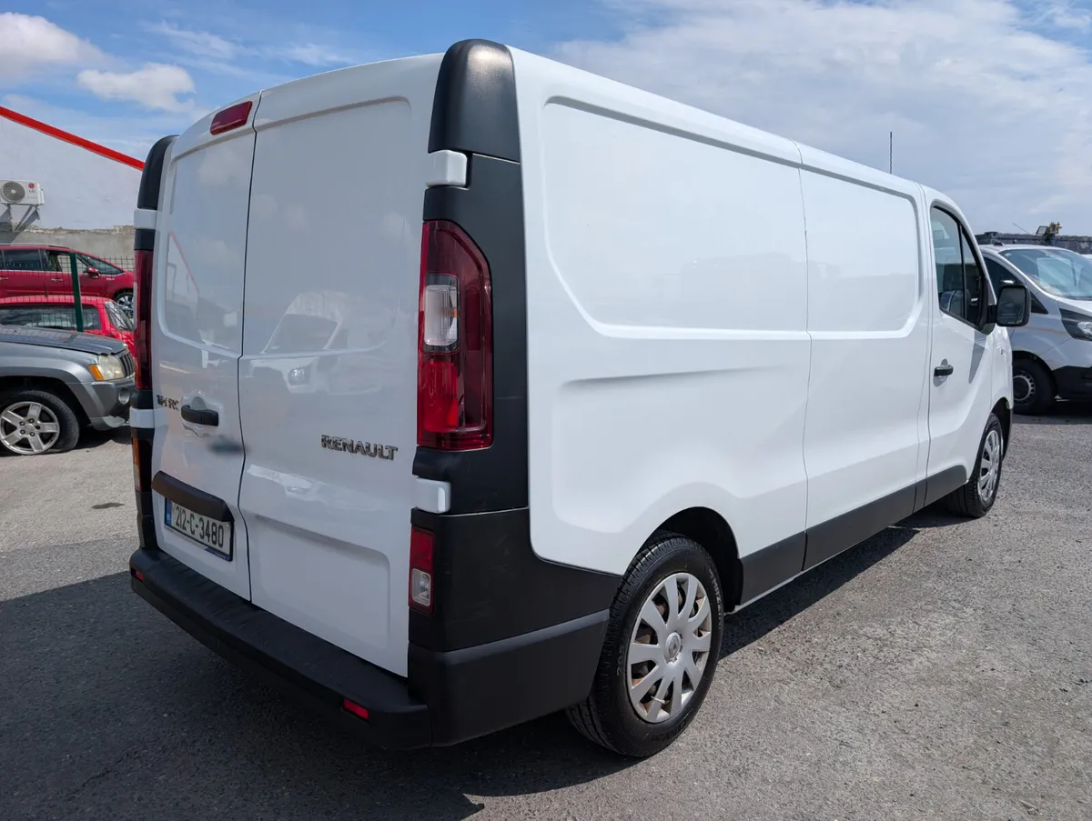 Renault Trafic LWB 2.0 Litre new cvrt - Image 3