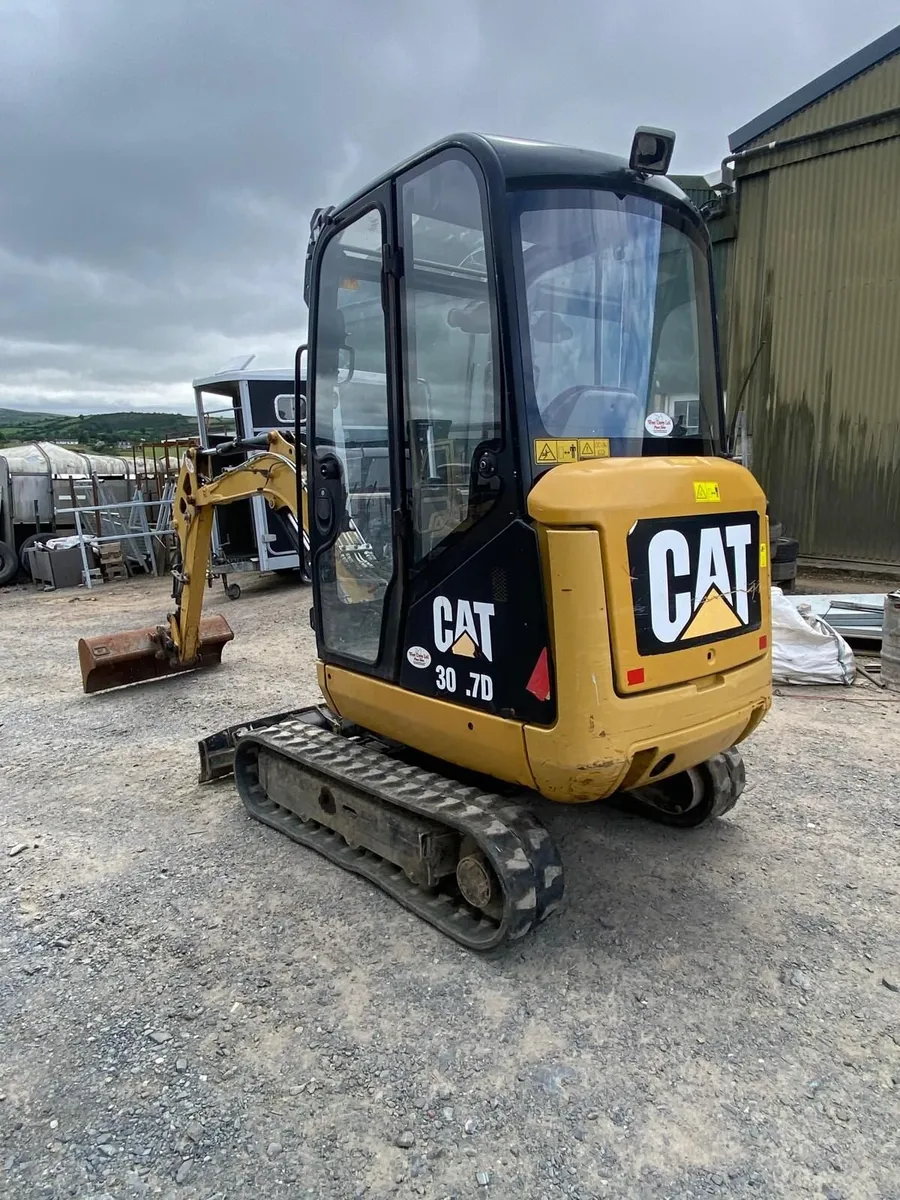 Mini excavator 1.9 ton 3 buckets - Image 2