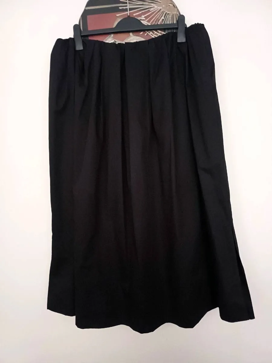 Black skirt - Image 2
