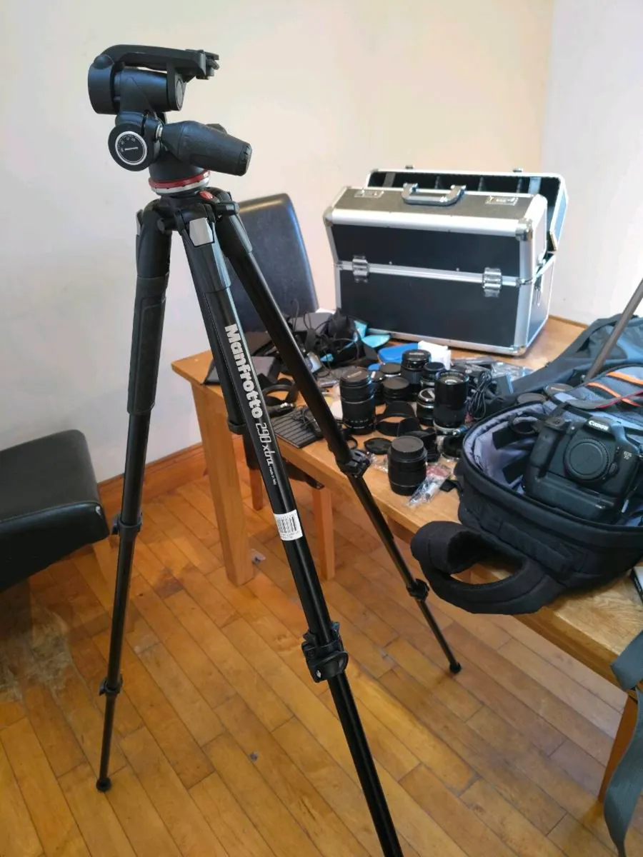 Canon eos 7D and lots of extras - Image 3