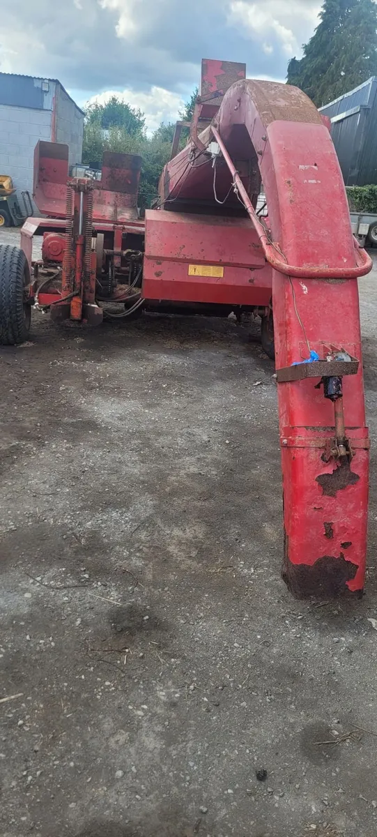 JF 900  Harvester - Image 2