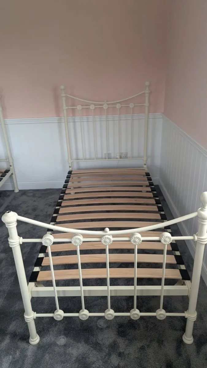 Metal frame single beds - Image 2