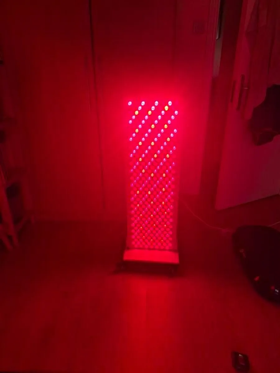 Full Body RL300 Max Red Light Panel + Mobile Castor Wheel Stand (Perfect Condition) - Image 3