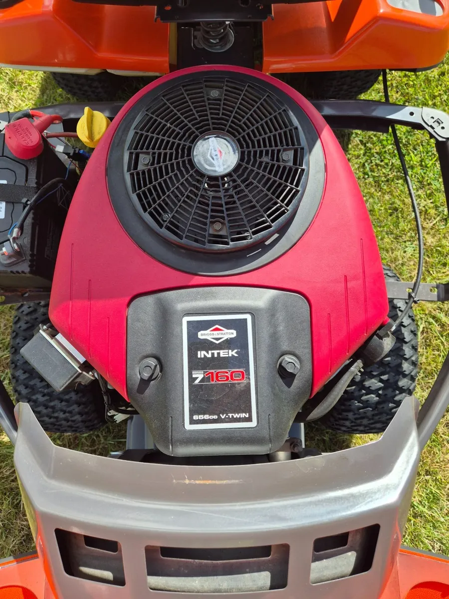 Husqvarna Rider R214TC - Image 2