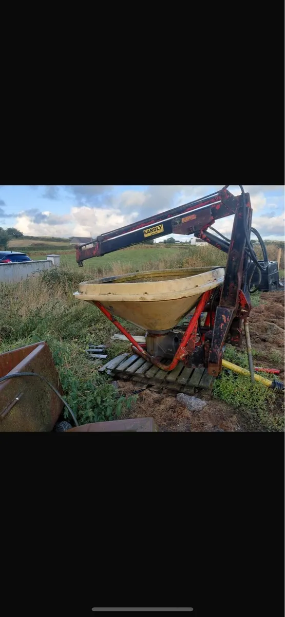Vicon Spreader with Hoist - Image 2