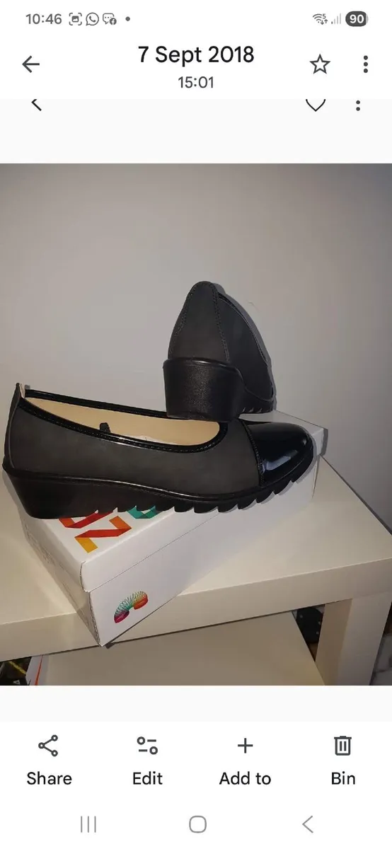 Ladies shoes