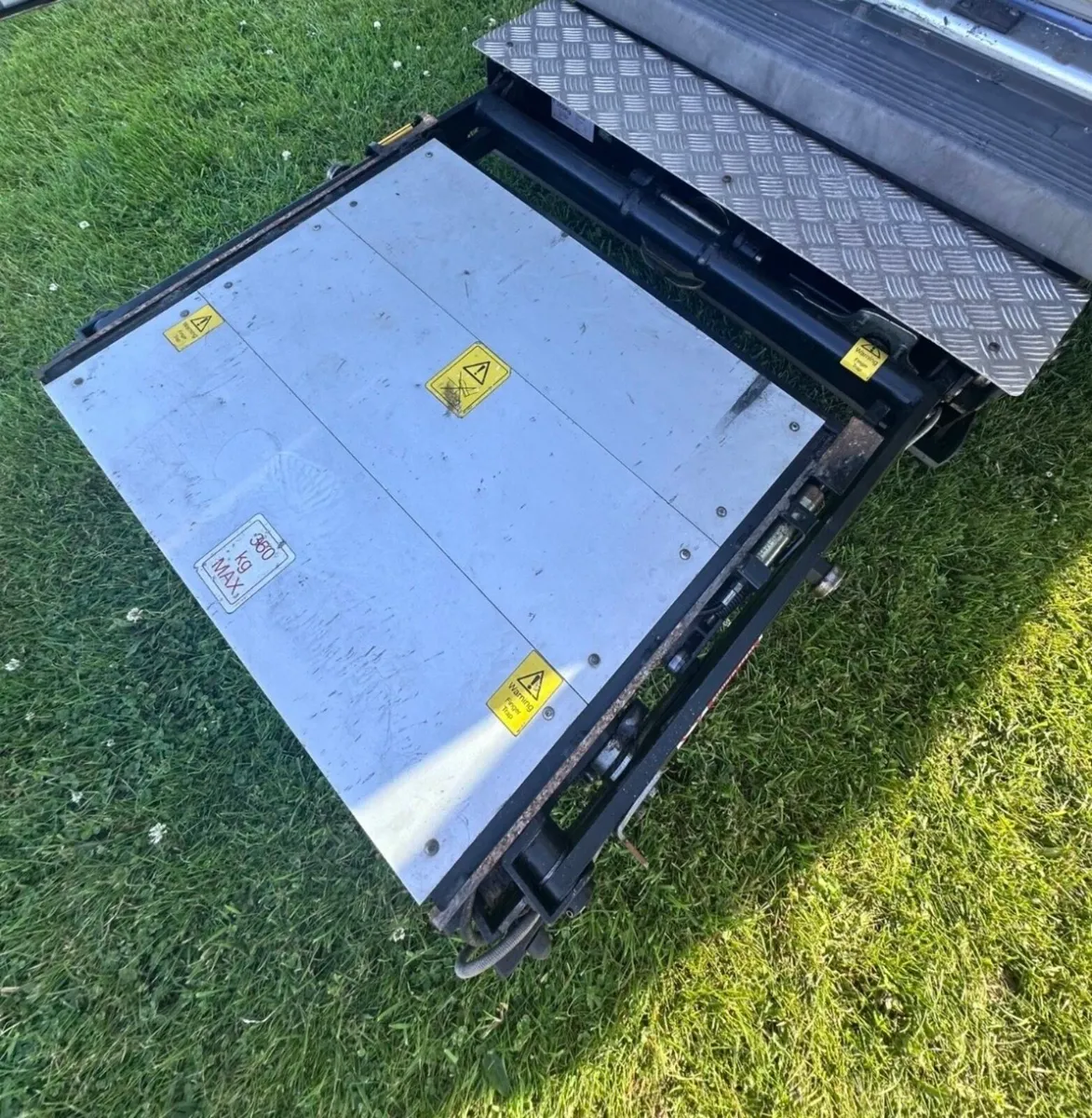 ** Ratcliff Wheelchair lift ** - Image 2