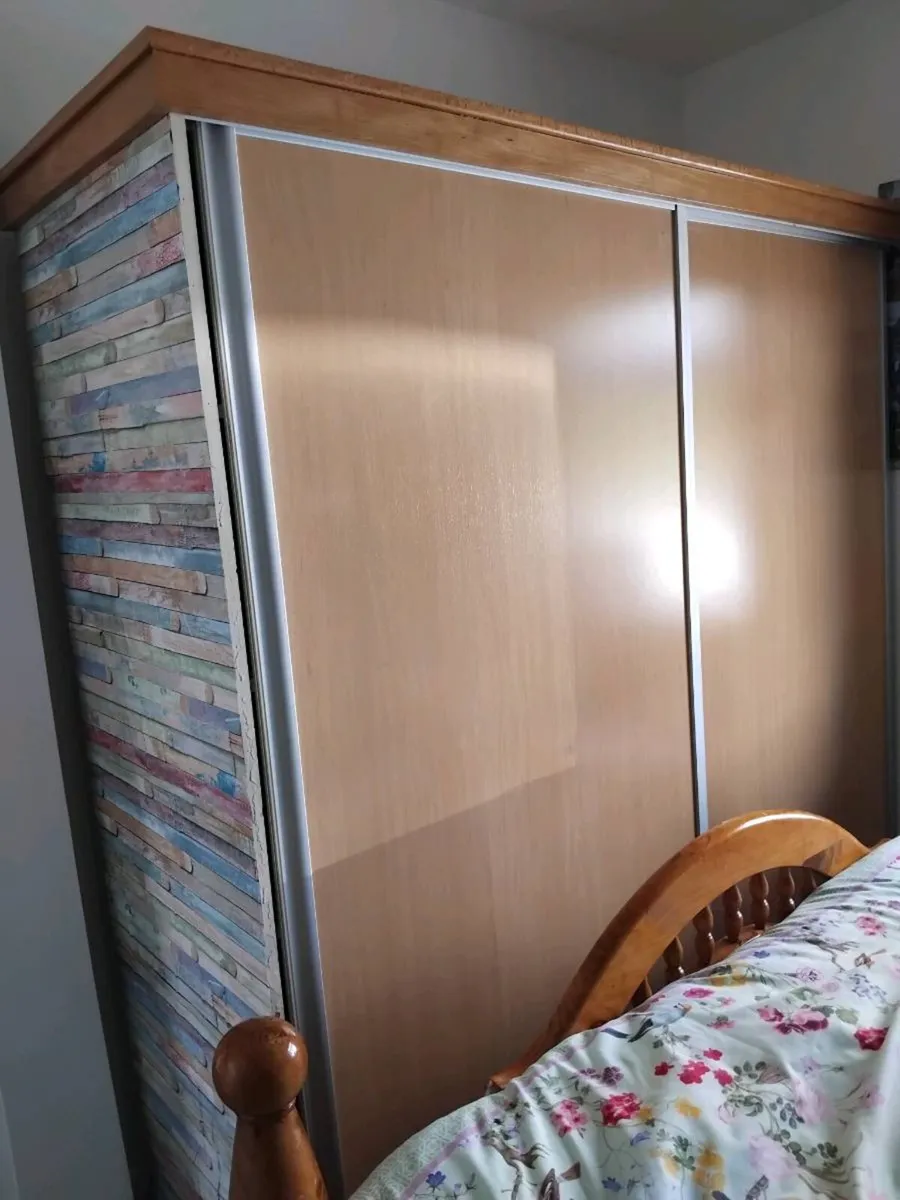 Wardrobe with sliding doors - Image 1