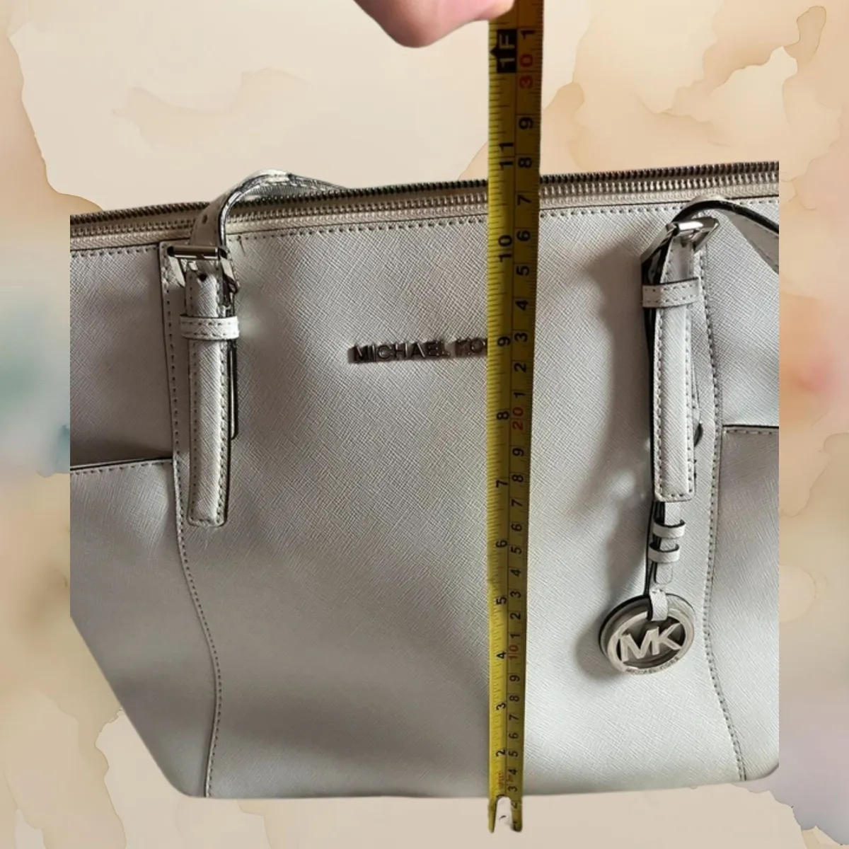 Michael Kors White Saffiano Leather Handbag - Image 3