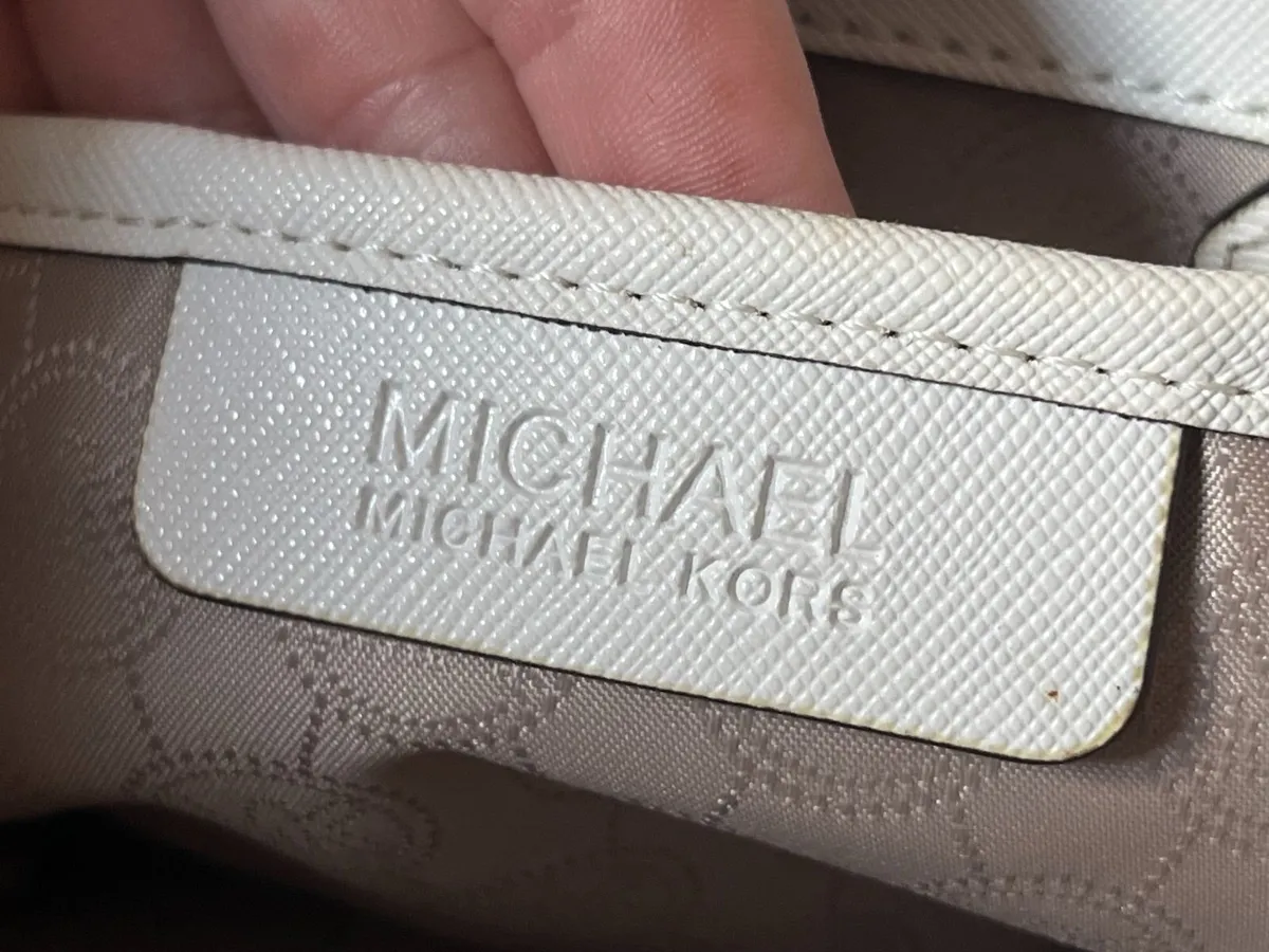 Michael Kors White Saffiano Leather Handbag - Image 4