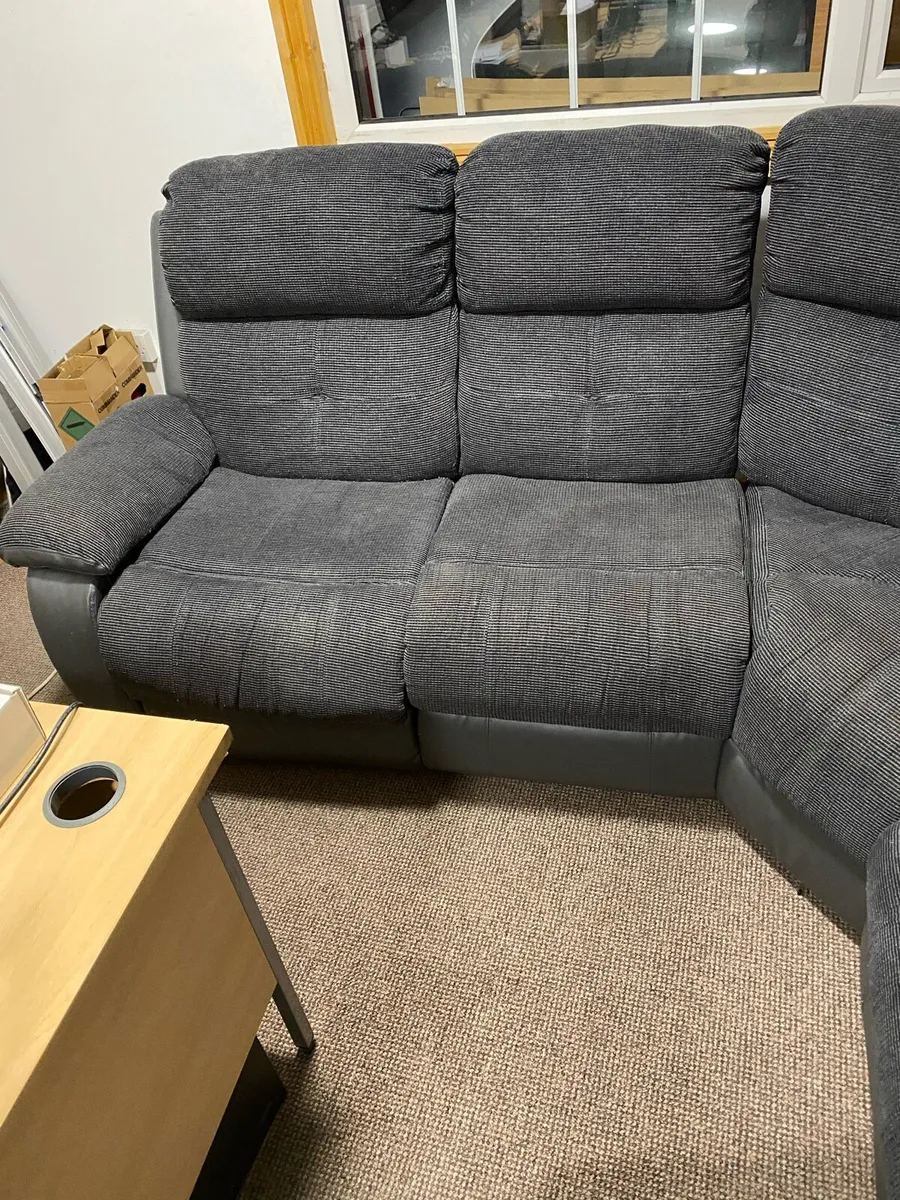 Corner couch and separate recliner - Image 3