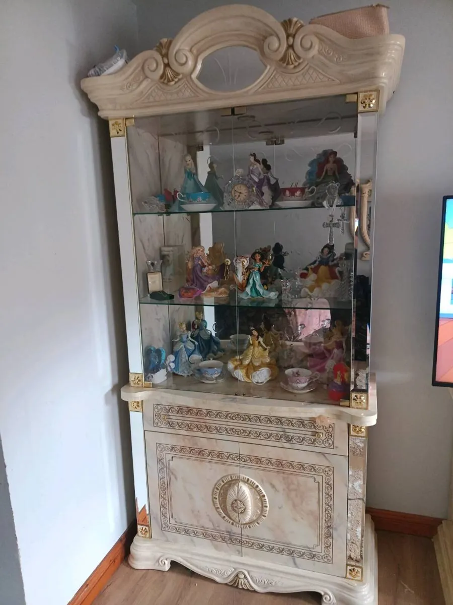 Italian furniture - Image 1