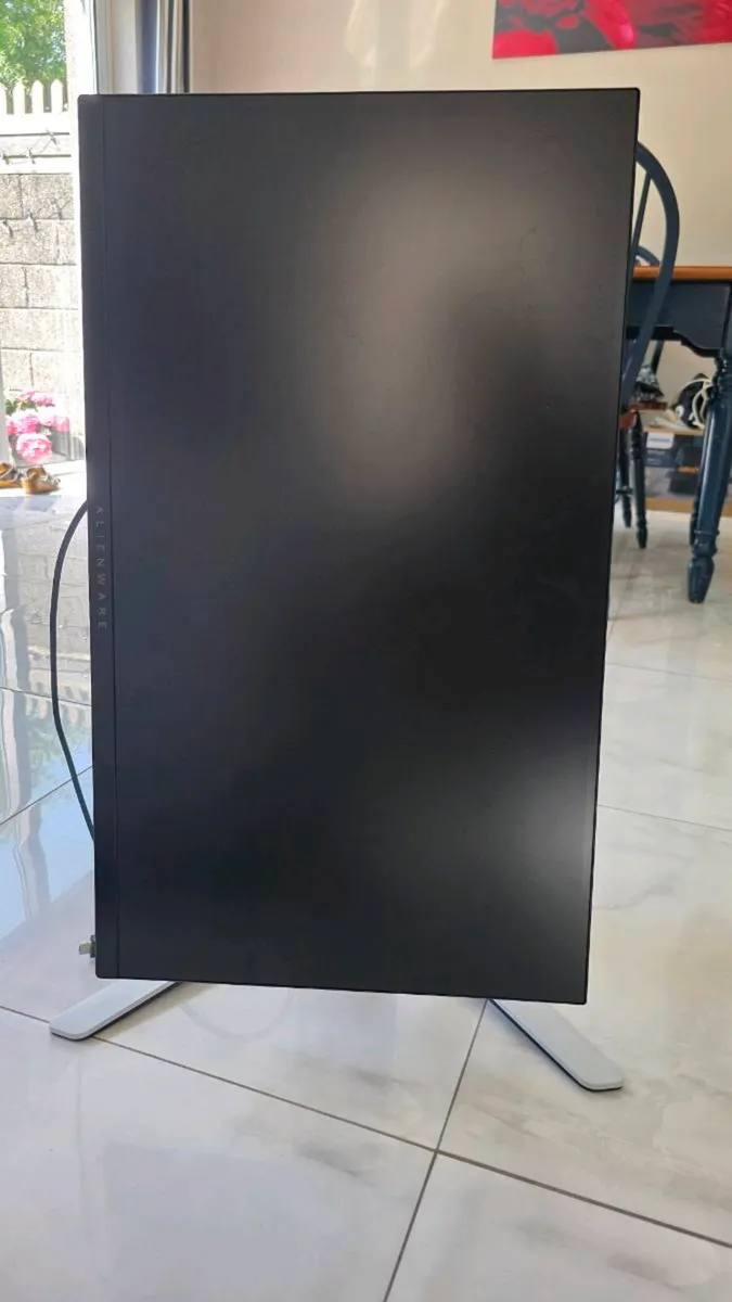 Alienware 27" 240hz Gaming Monitor - Image 3