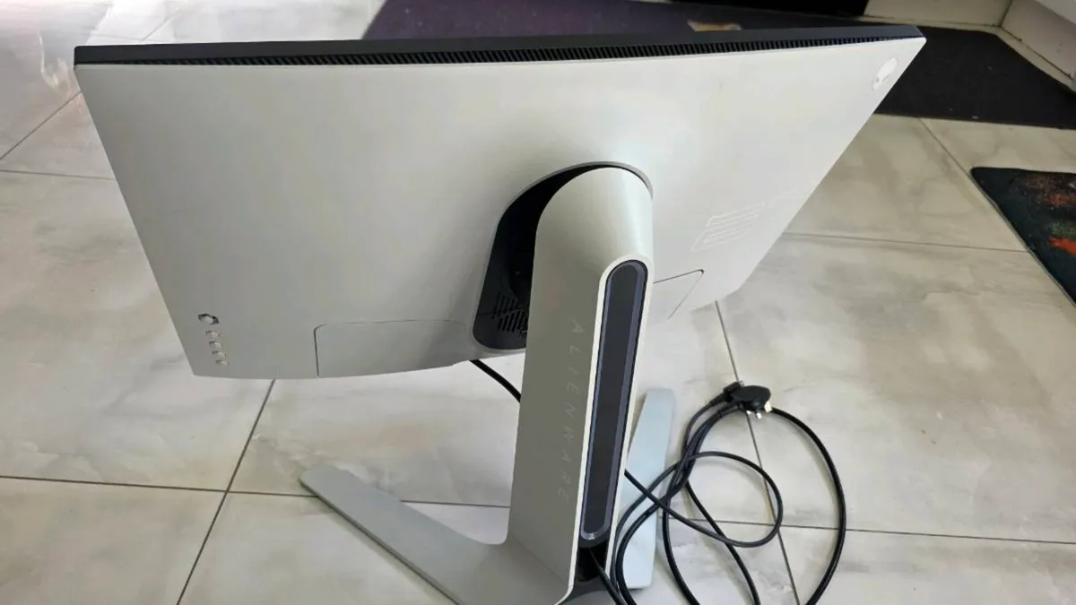 Alienware 27" 240hz Gaming Monitor - Image 4