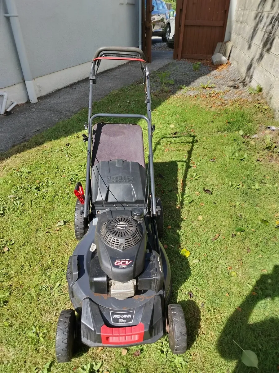 Lawn mower - Image 1