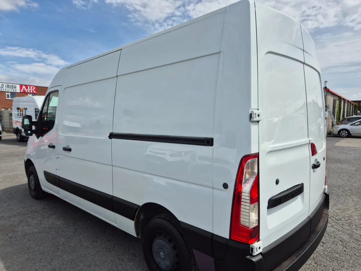 2018 Renault Master mwb new cvrt - Image 2