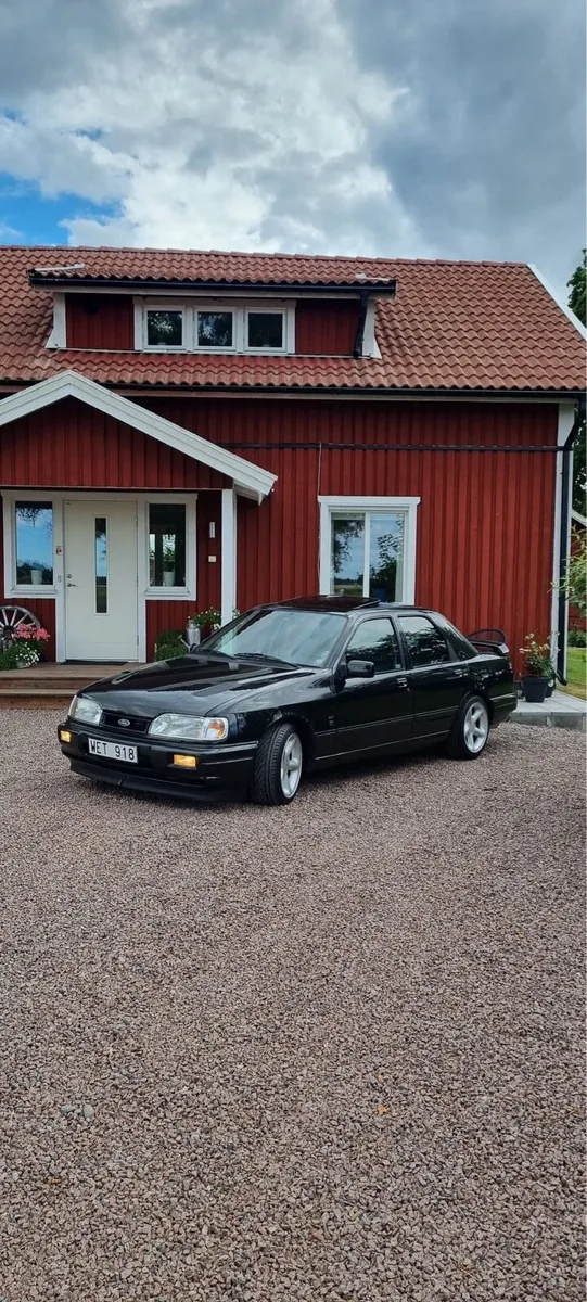 1991 Ford Sierra Cosworth 4 dr Sapphire  4 x 4 - Image 1