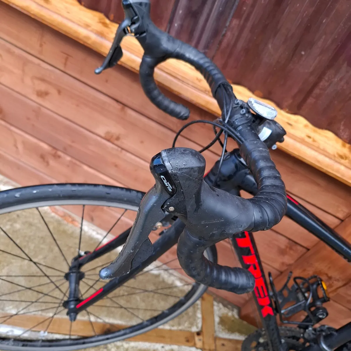 Trek Domane AL2 Road Bike - Image 2