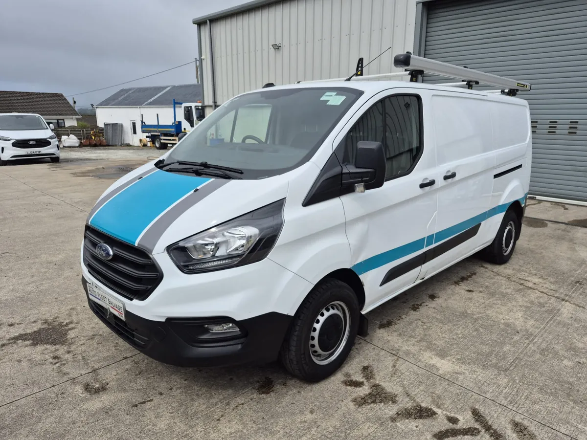 2023 CUSTOM 300 LEADER 2.0 TDCI 130 BHP - Image 3