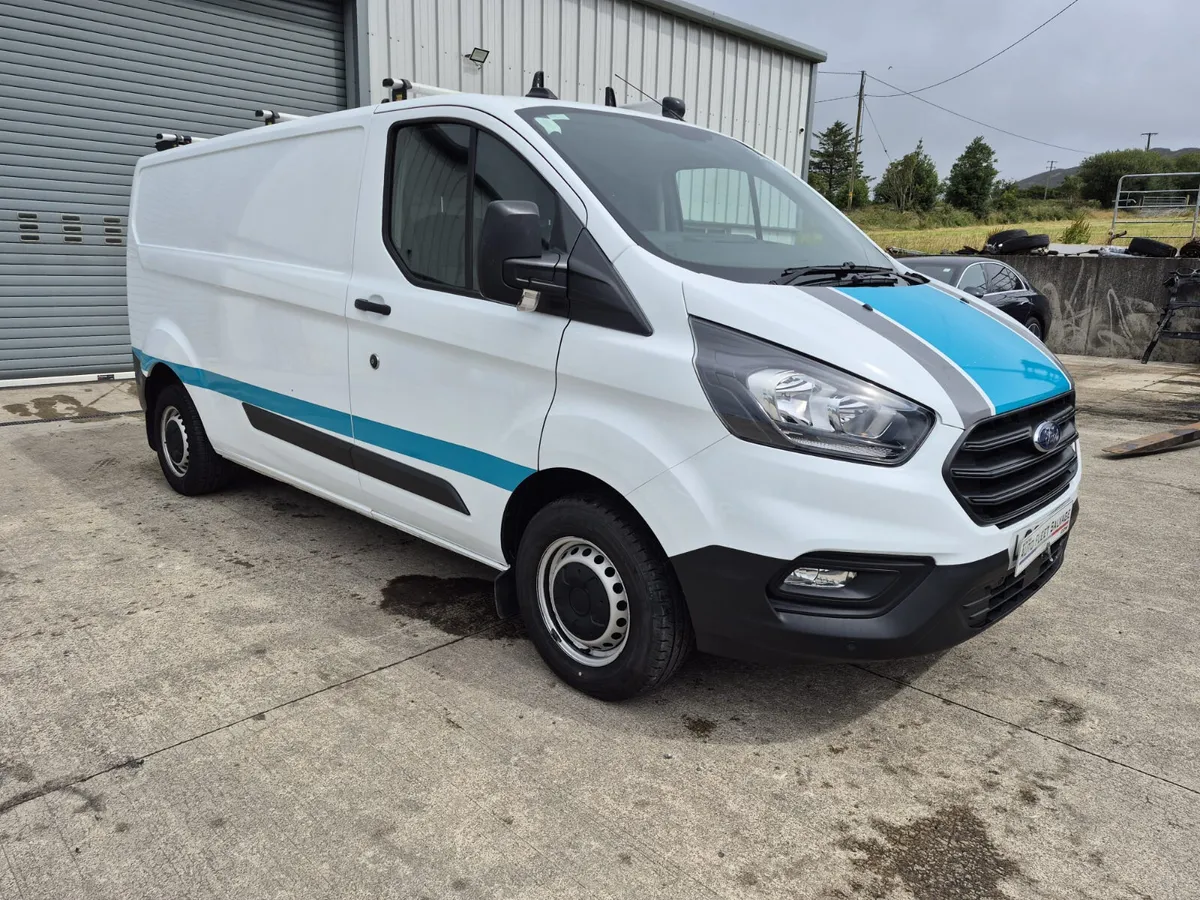 2023 CUSTOM 300 LEADER 2.0 TDCI 130 BHP - Image 1